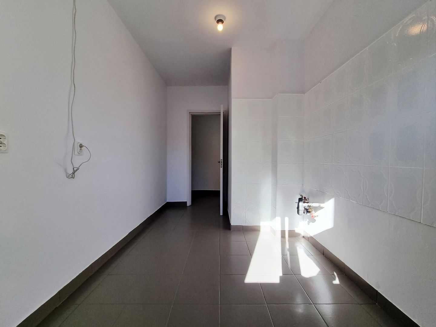 MILITARI LUJERULUI METROU 2 Camere Etaj 2din4 Bloc Reabilitat Termic - Poză 11