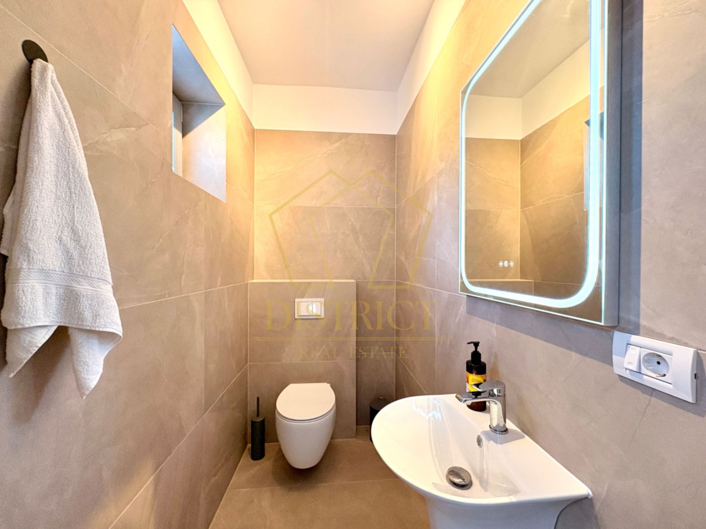Duplex superb cu 4 camere, mobilat si utilat | Mosnita Noua - Poză 19