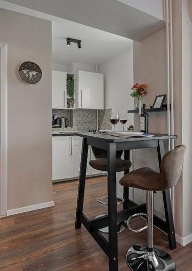 Garsonieră superbă, PiațaVictoriei, mobilat complet, certificat turistic - Poză 6