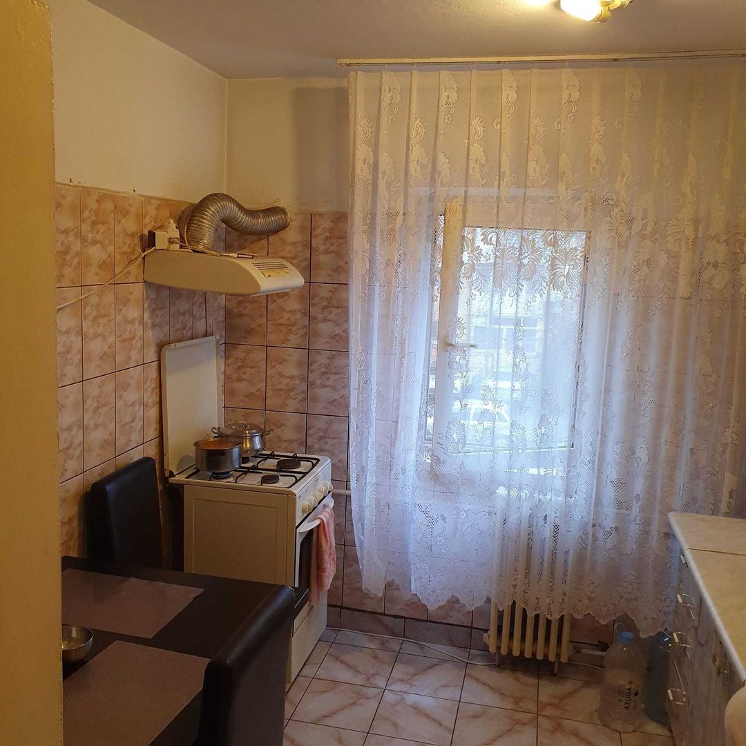 Apartament 2 camere semidecomandat 1/4 Craiovita Noua - Poză 7
