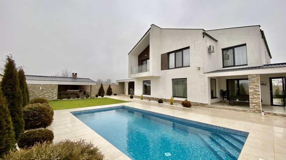 Vila pretabila pentru doua familii - Poză 2