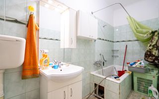 Casa singur in curte cu teren de 410 mp Sirul Canonicilor - Poză 7