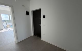 Etaj intermedar.  Decomandat. Cu 2 bai - Poză 9