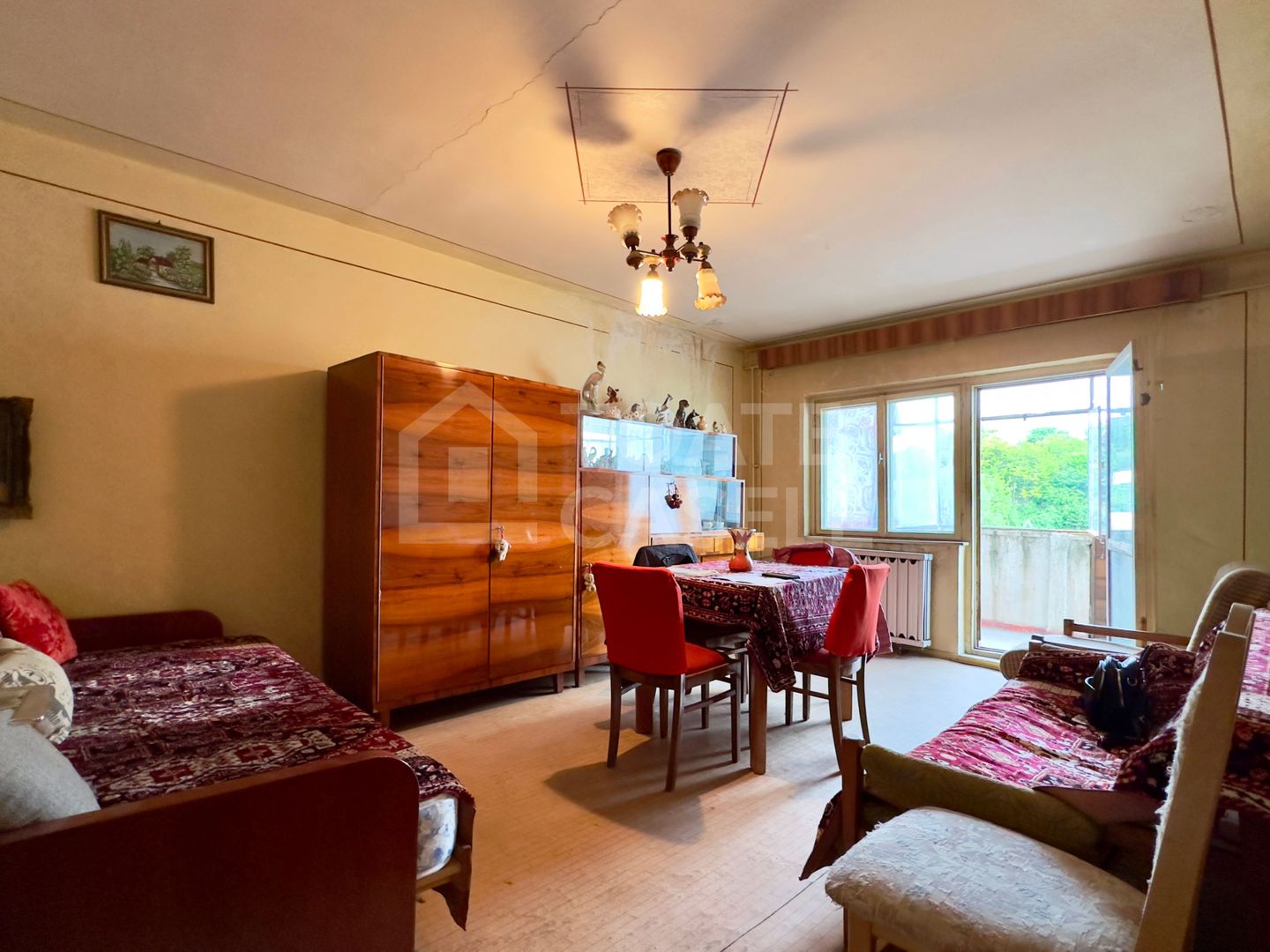 Apartament cu 2 camere pe Strada Plopilor - Poză 1