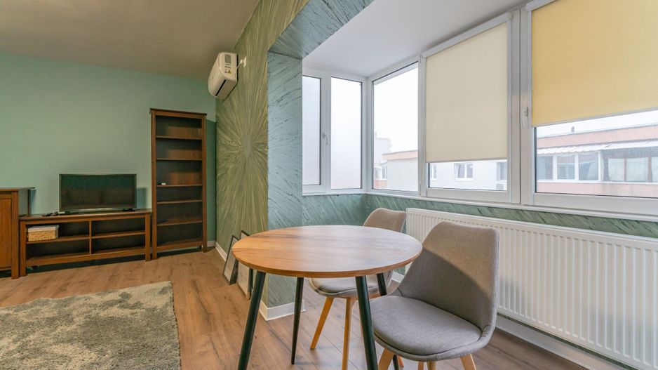 Chirie 2 camere Astra Brașov: 57 mp, AC și două balcoane închise - Poză 4