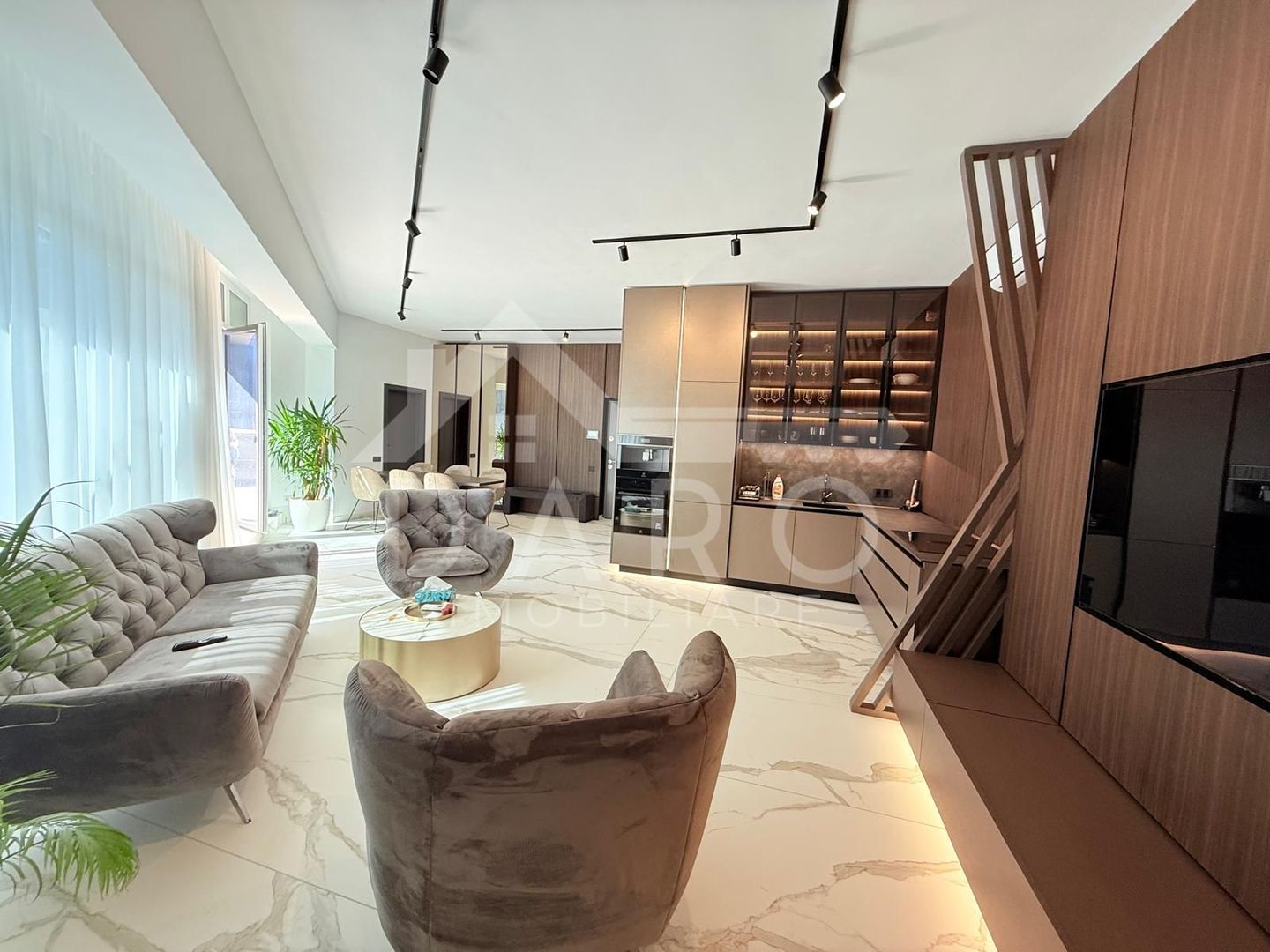 PENTHOUSE ULTRA LUX CU TERASĂ ȘI JACUZZI – SHOPPING CITY TÂRGU MUREȘ - Poză 5