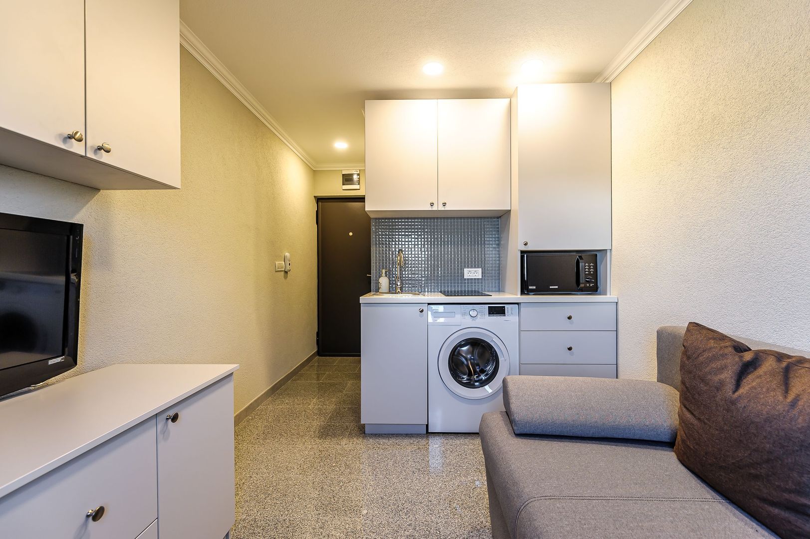 Garsonieră de închiriat în zona UTA - Poză 5