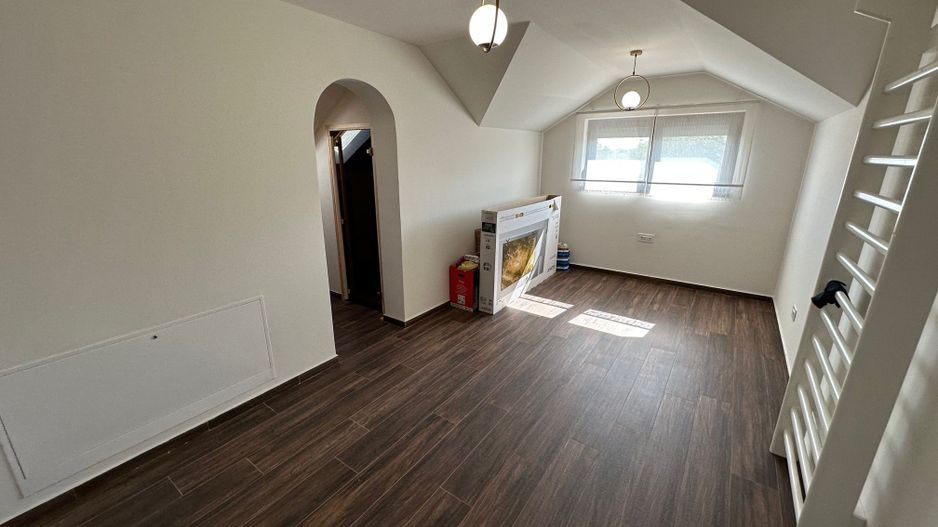 CASA EXCEPTIONALA CU LIVADA PROPRIE - Poză 33