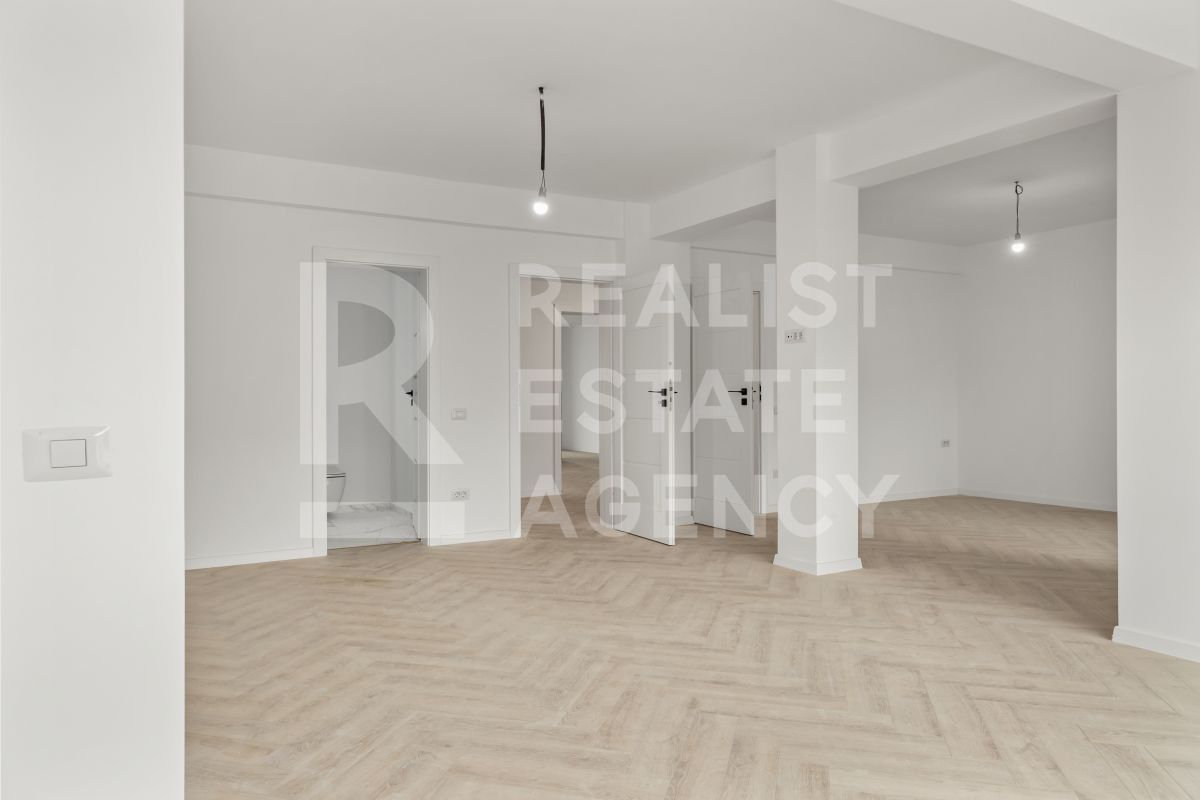 Casă nouă, spațioasă și elegantă, 7 camere, Lângă Pădurea Crețuleasca - Poză 25