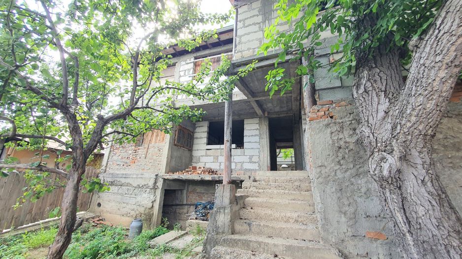 Vilă P+M la ”ROȘU”, teren 345 mp, zona CARTIER; - Poză 5