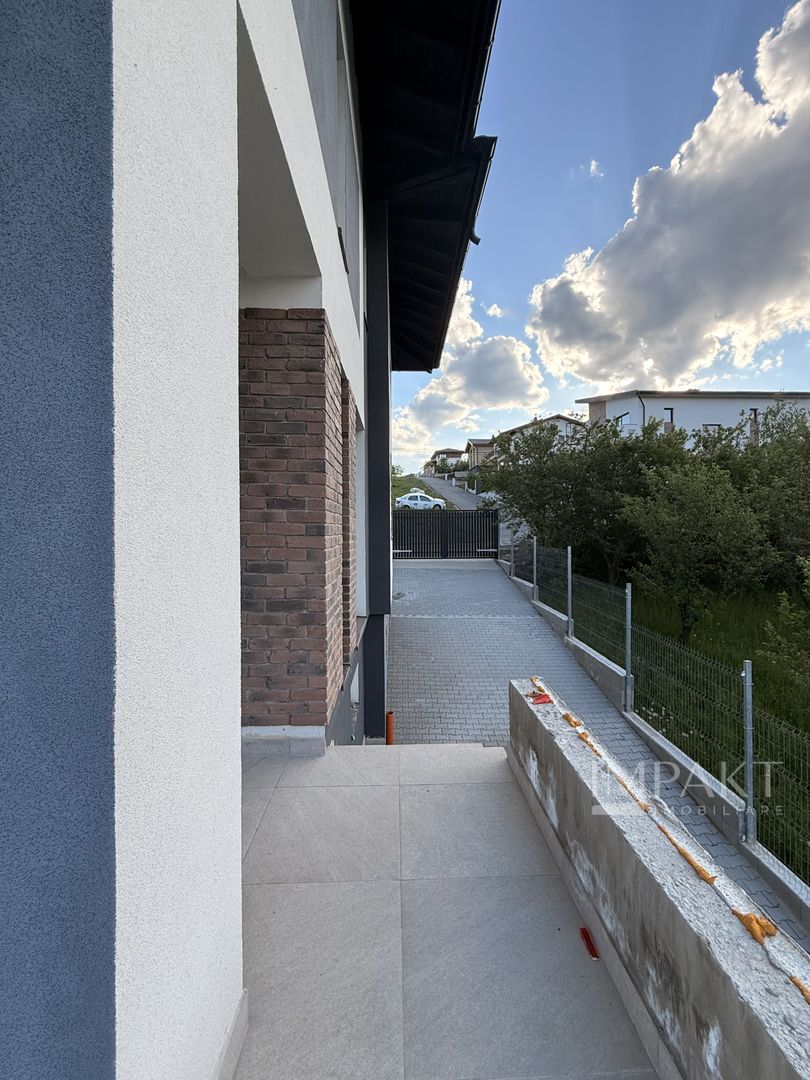 Casa cuplata cu garaj dublu, in Dezmir! - Poză 10