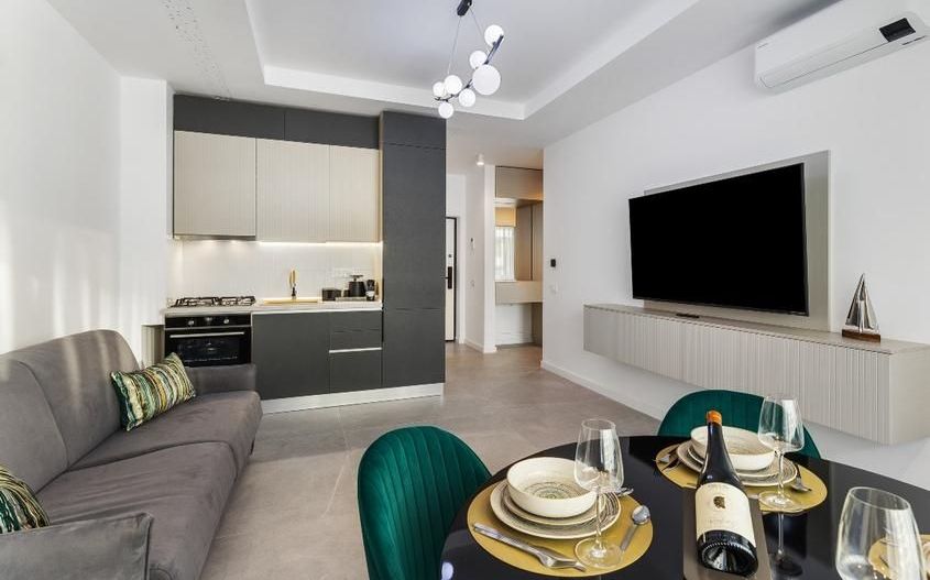 Apartament 2 camere de închiriat – AXXIS Residence – VEDERE LA MARE - Poză 1