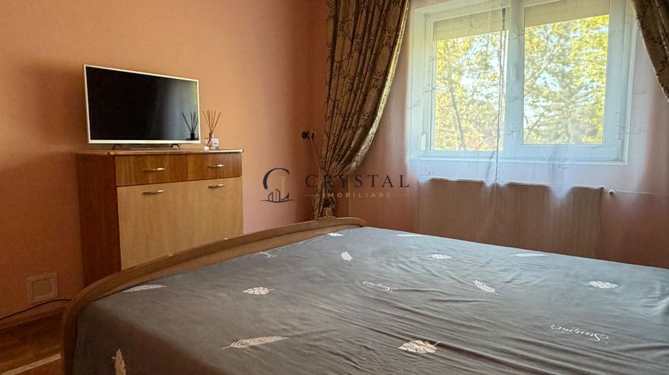 Închiriez apartament cu 3 camere Oradea - Poză 2