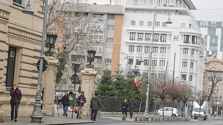 Apartament 4 cam, 30 m Calea Victoriei, 3 minute de Piata Victoriei. - Poză 2