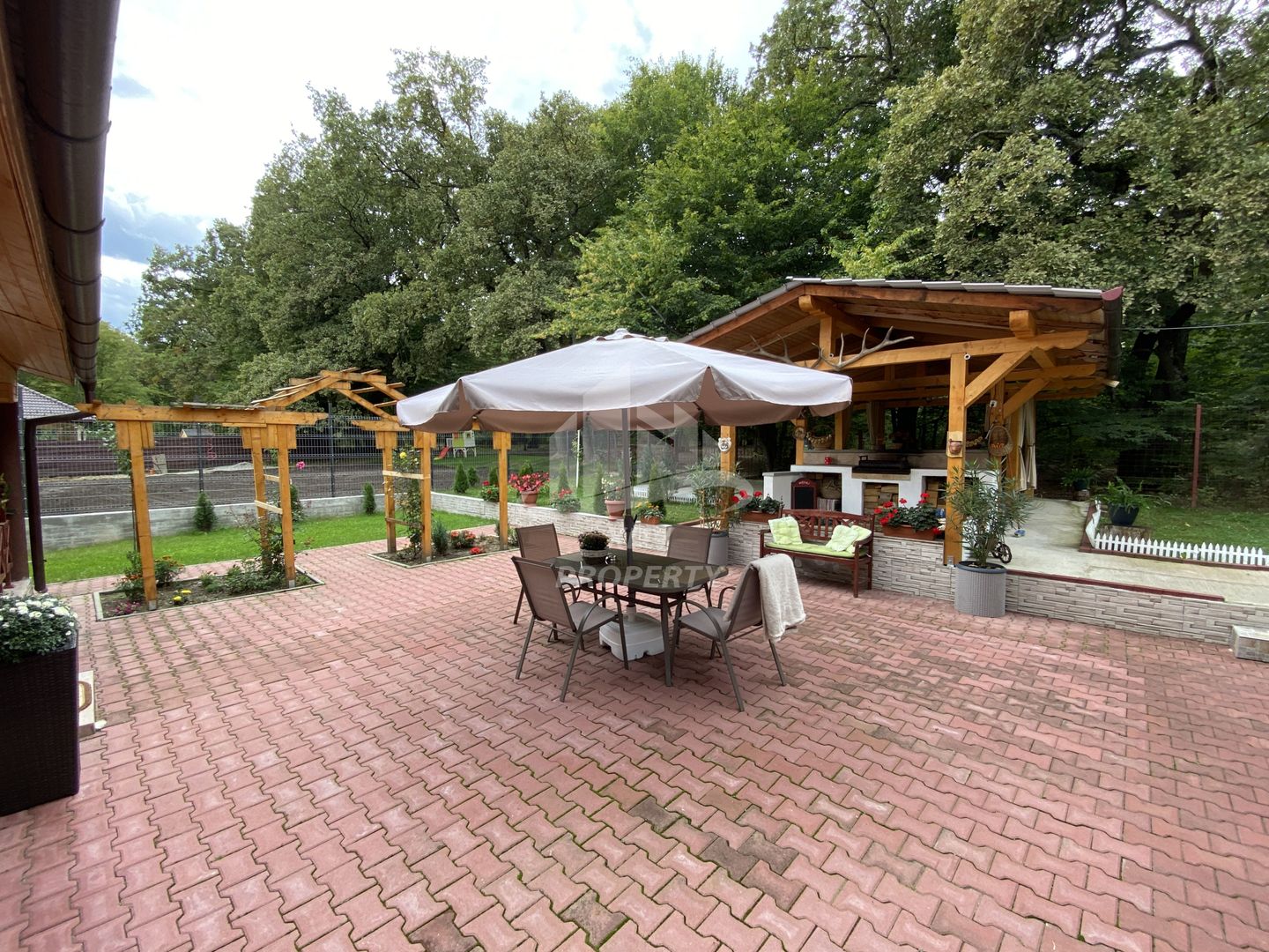 Vila  Frumoasa , Sibiu ,6 camere , 5 Bai , mobilata ,utilata - Poză 11