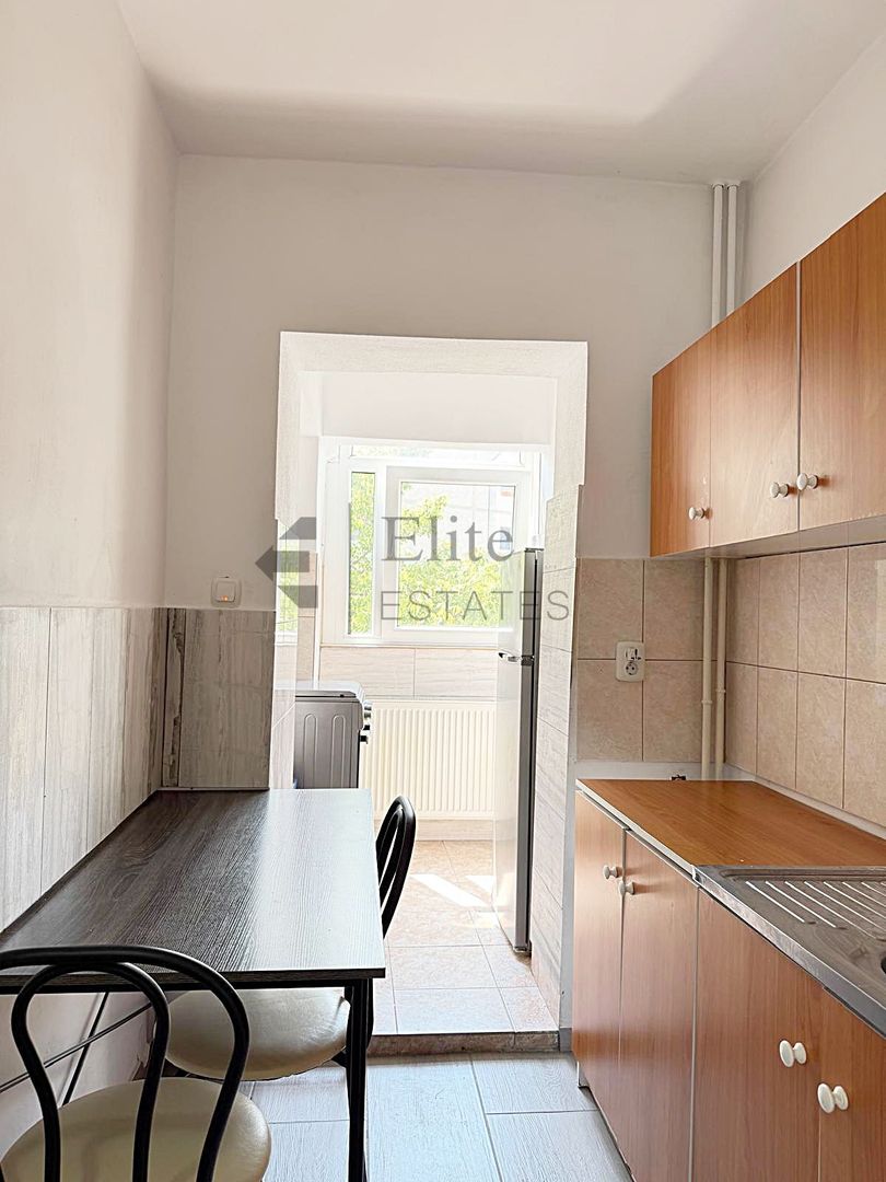 Apartament 1 camera de inchirat Bld. Decebal Oradea - Poză 3