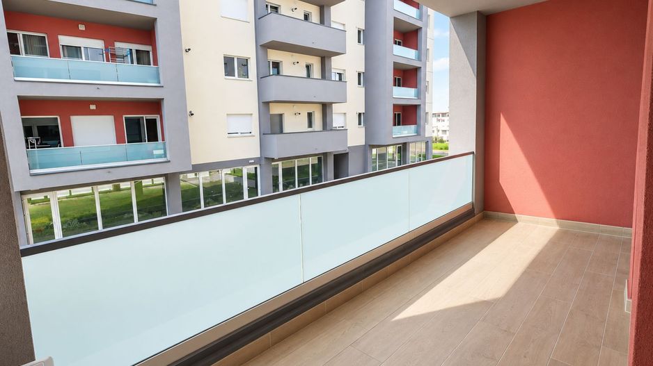 Aradului | 3 camere | Bloc nou | 2 băi | Lift | Parcare subterană - Poză 9