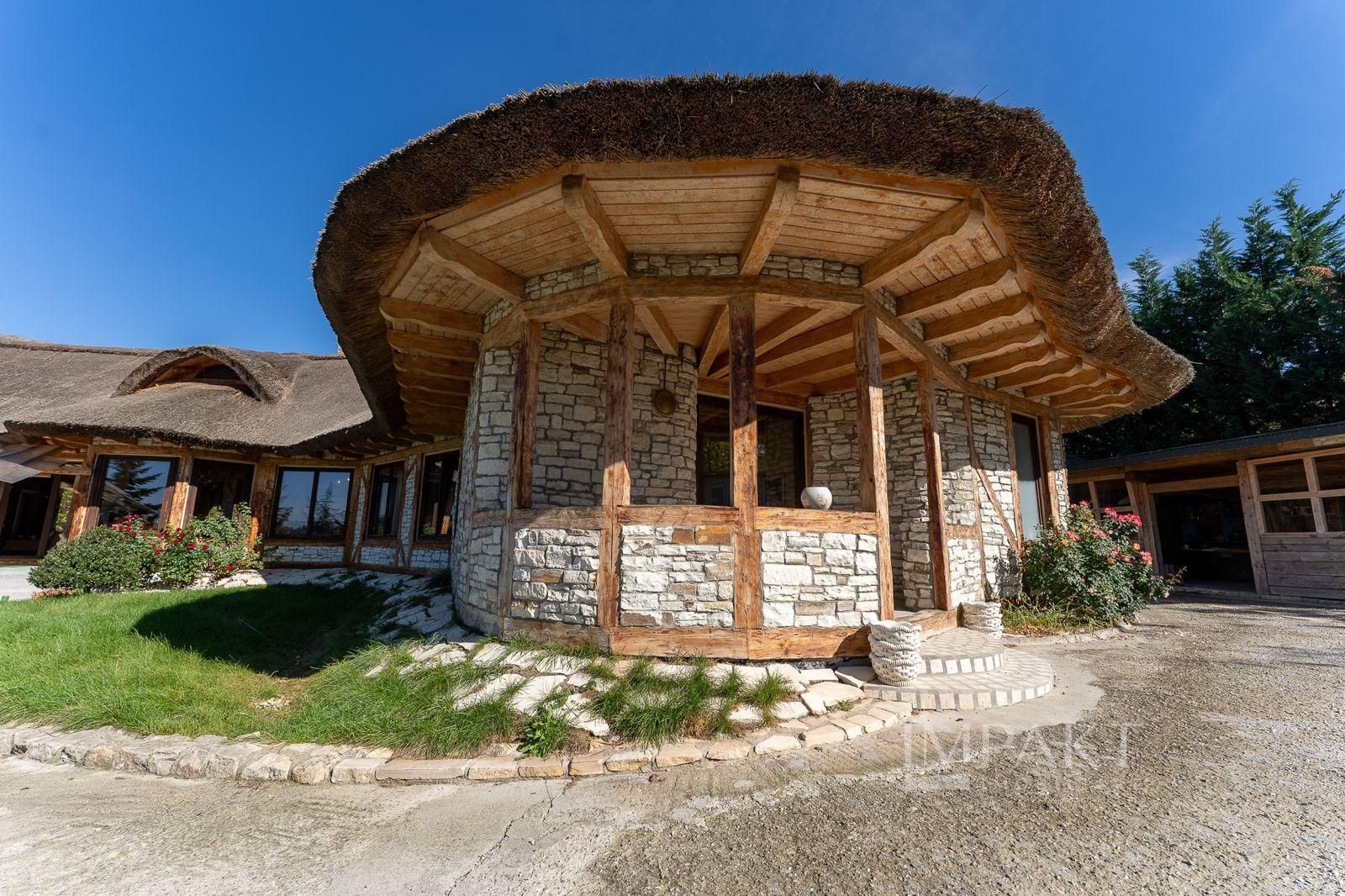 De vanzare casa unica pe teren de 3400mp, cu iaz si gradina - Borhanci - Poză 16