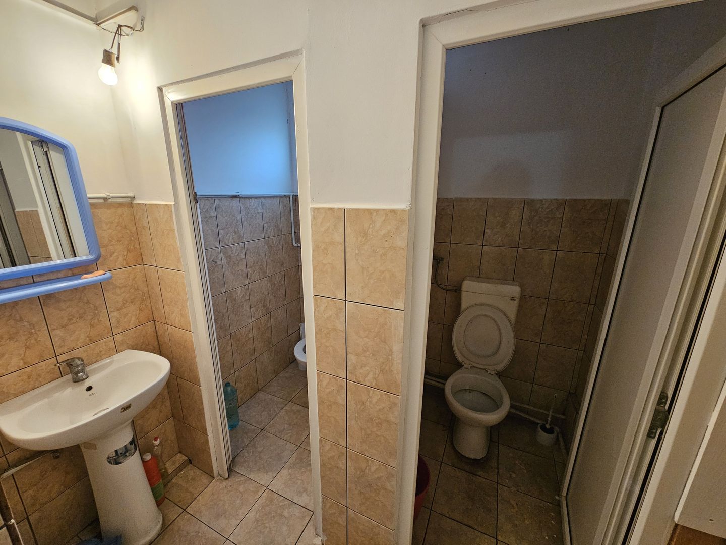 Spatiu comercial/camere cazare - 7 camere 135 mp Baicoi Prahova! - Poză 16