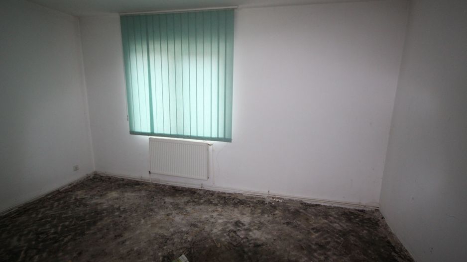 Imobil  cu destinatie mixta - Poză 18