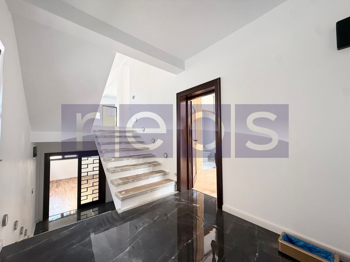 VÂNZARE VILĂ | ZONA OZANA | 5 CAMERE | ÎNCĂLZIRE ÎN PARDOSEALĂ - Poză 12