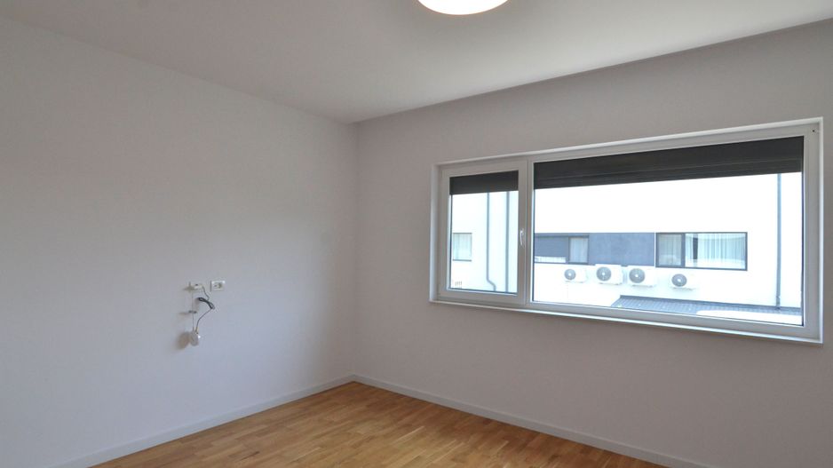 Inchiriem casa insiruita 5 camere partial mobilata - Poză 17