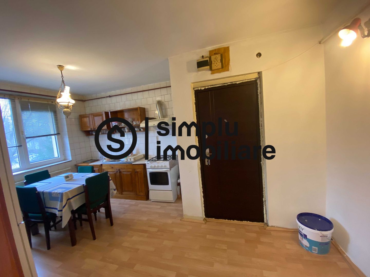 2 camere decomandate, etaj 2/4, cofetaria Sweet Escape - 95 000 Euro - Poză 4