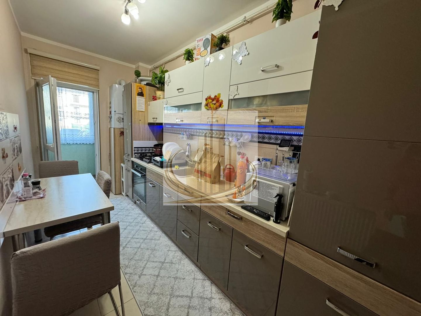 Apartament complet mobilat cu 3 camere în Giroc - Poză 3