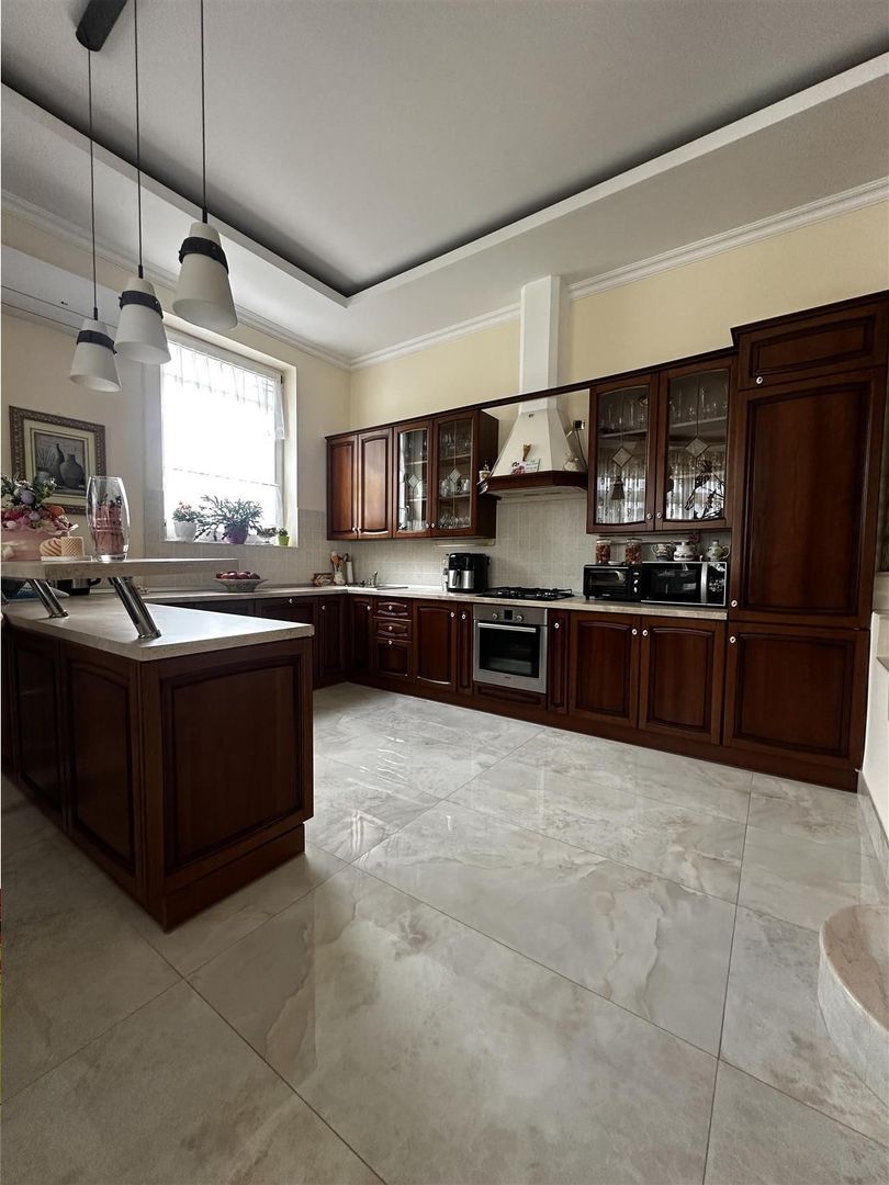 Vila lux cu piscina Sanmartin - Poză 3