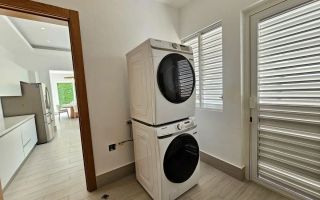 Vilă modernă de lux cu piscină privată - Poză 6