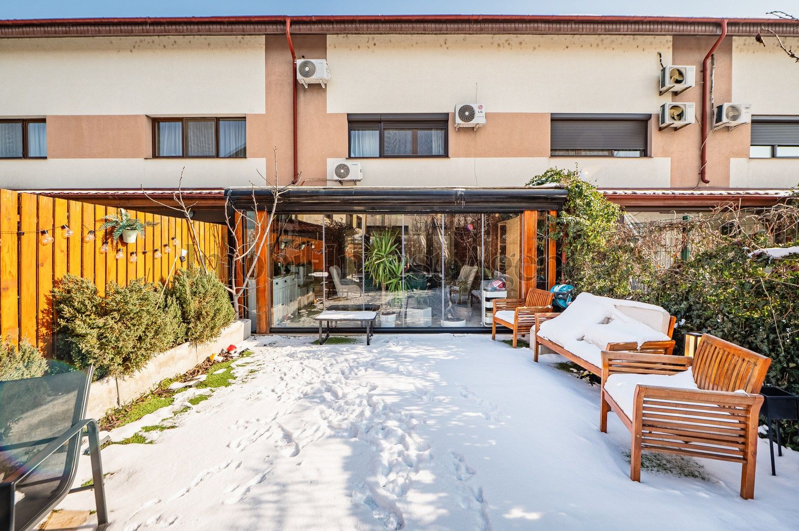 Duplex P+1+M cu grădină proprie, terasă și acces la piscină. - Poză 19