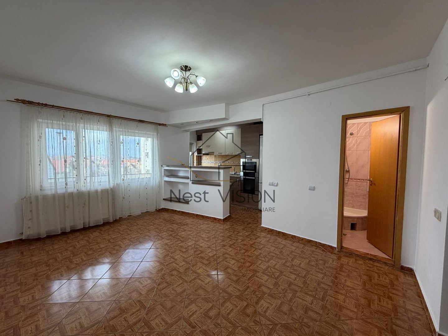 Apartament spațios cu 4 camere cu garaj - zona Ștrand - Poză 5