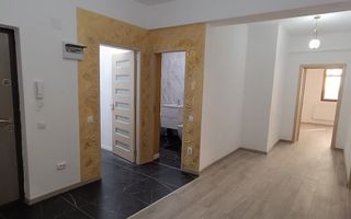 Apartament 3 camere in Prelungirea Ghencea. Renovat de la 0 ! - Poză 3