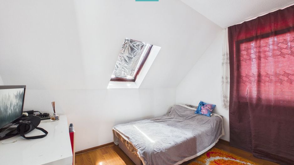 Casă cu mansardă, teren 410 mp - Poză 12