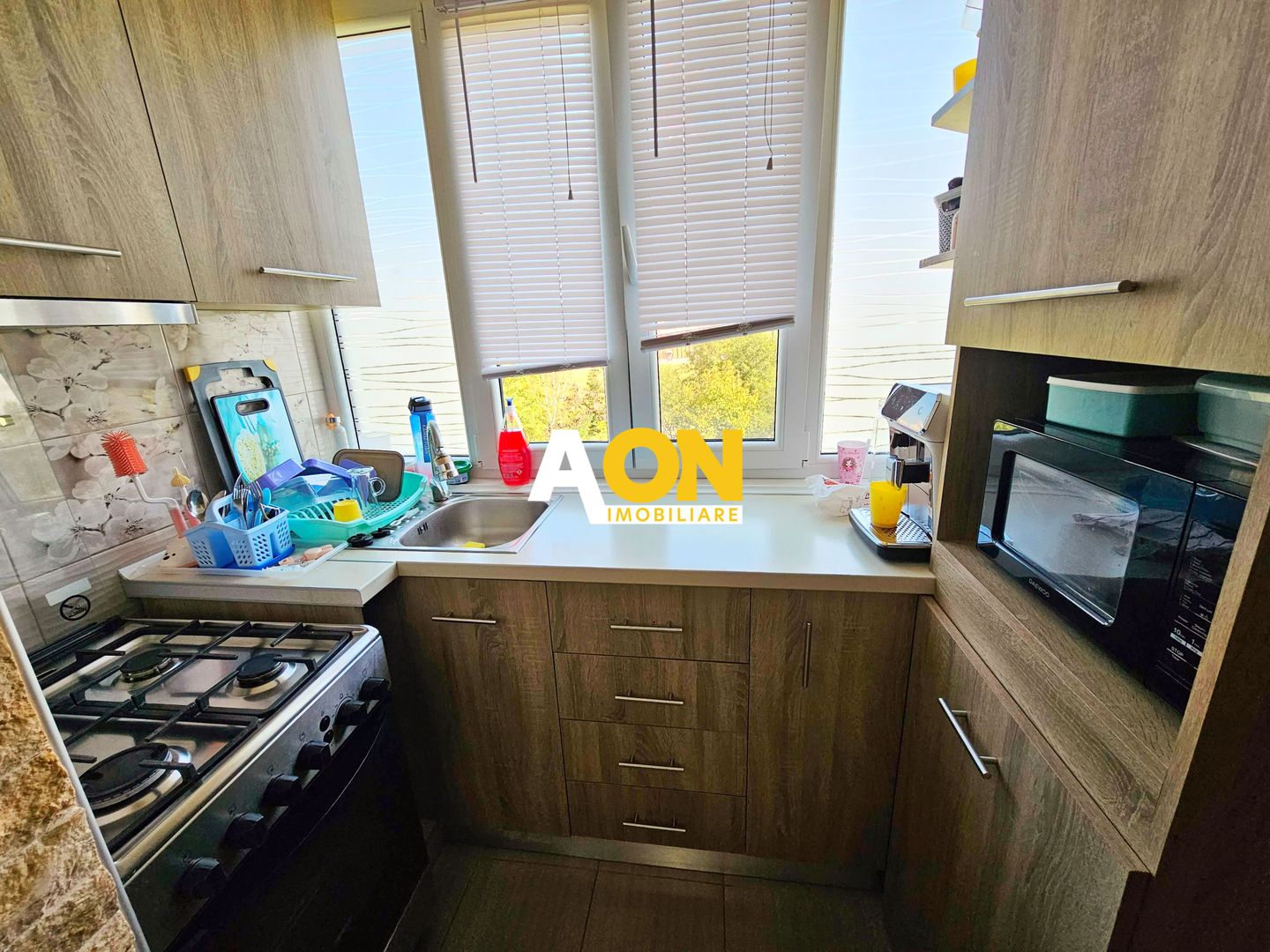 Apartament cu 2 dormitoare, etaj 3, mobilat, utilat, cu boxa, Ampoi 1 - Poză 2