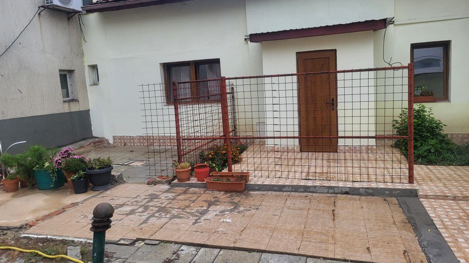 Casa mica, tip studio, centrala si curte proprie, 700 m distanta metrou Iancului - Poză 5