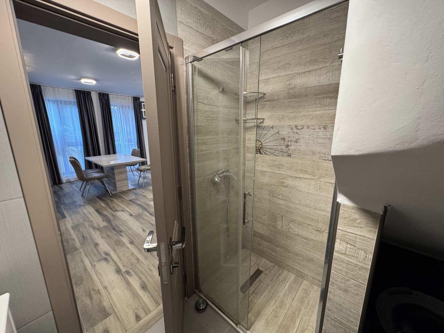 2 Camere Grozavesti Regie - Poză 6