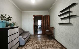 Vânzare, apartament, 3 camere 66 mp,  str. Ivan Krîlov, Bălți - Poză 1
