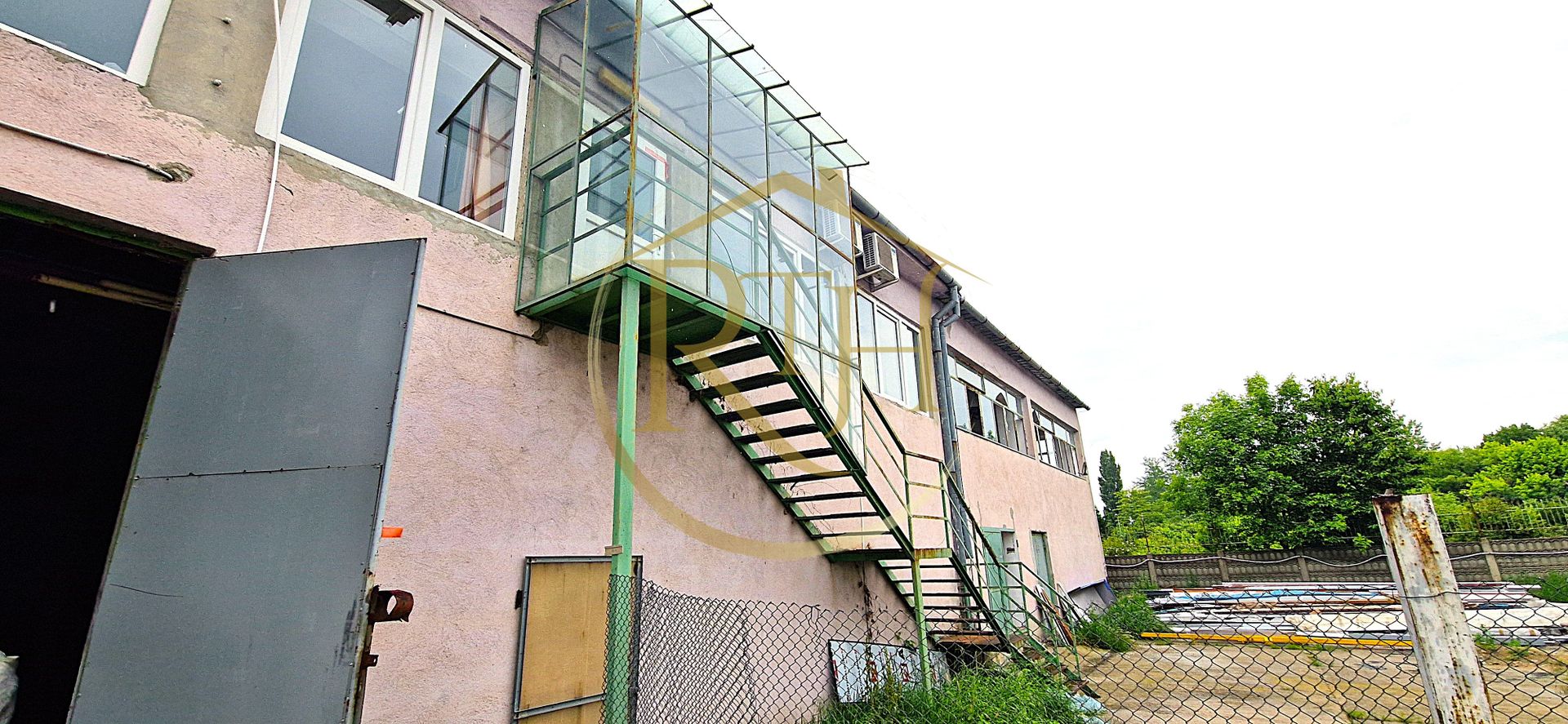 Cladiri si teren de închiriat zona industriala pentru orice tip de activitate. - Poză 4