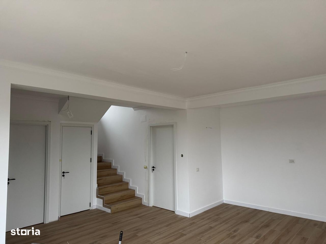 Casa modernă cu 4 camere și subsolb de vanzare - Poză 7