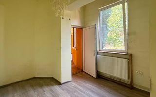 Casă cu 3 camere, garaj și anexă în centrul vechi Baia Mare - Poză 6