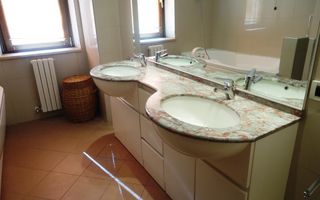 APARTAMENT SPATIOS DE 3 CAMERE LA INCHIRIERII IN ZONA PRIMAVERII - Poză 7