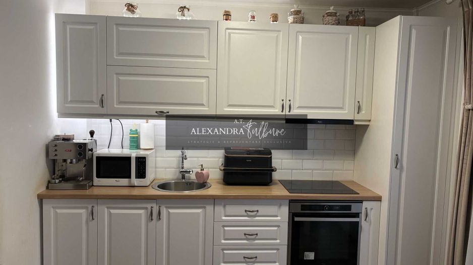 Apartament 3 camere, 2 balcoane, etaj intermediar - Poză 1