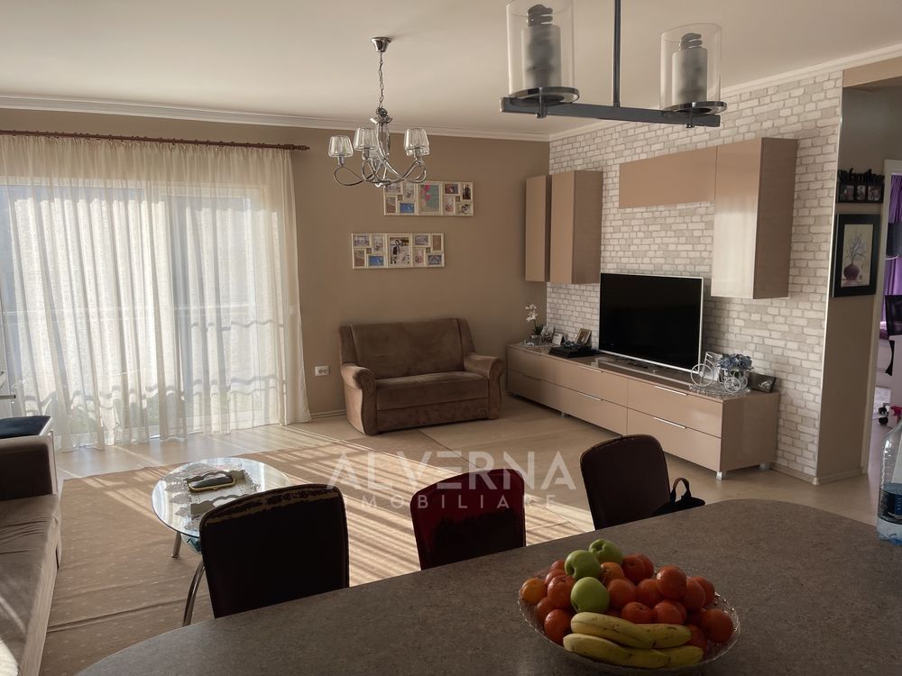 Apartament 3 camere, 81mp, 2 bai, 2 balcoane, parcare, zona Stejarului - Poză 1