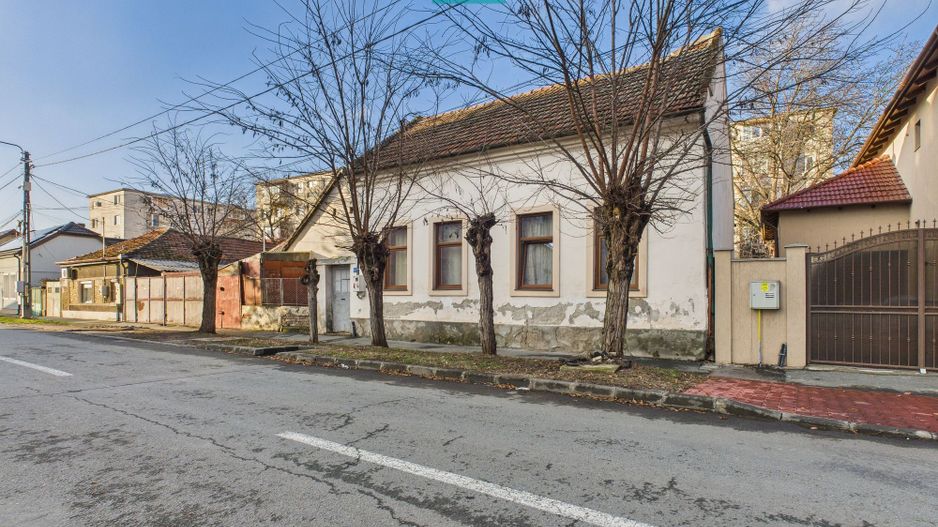 Casă individuală cu anexă în Vaicu - Poză 1