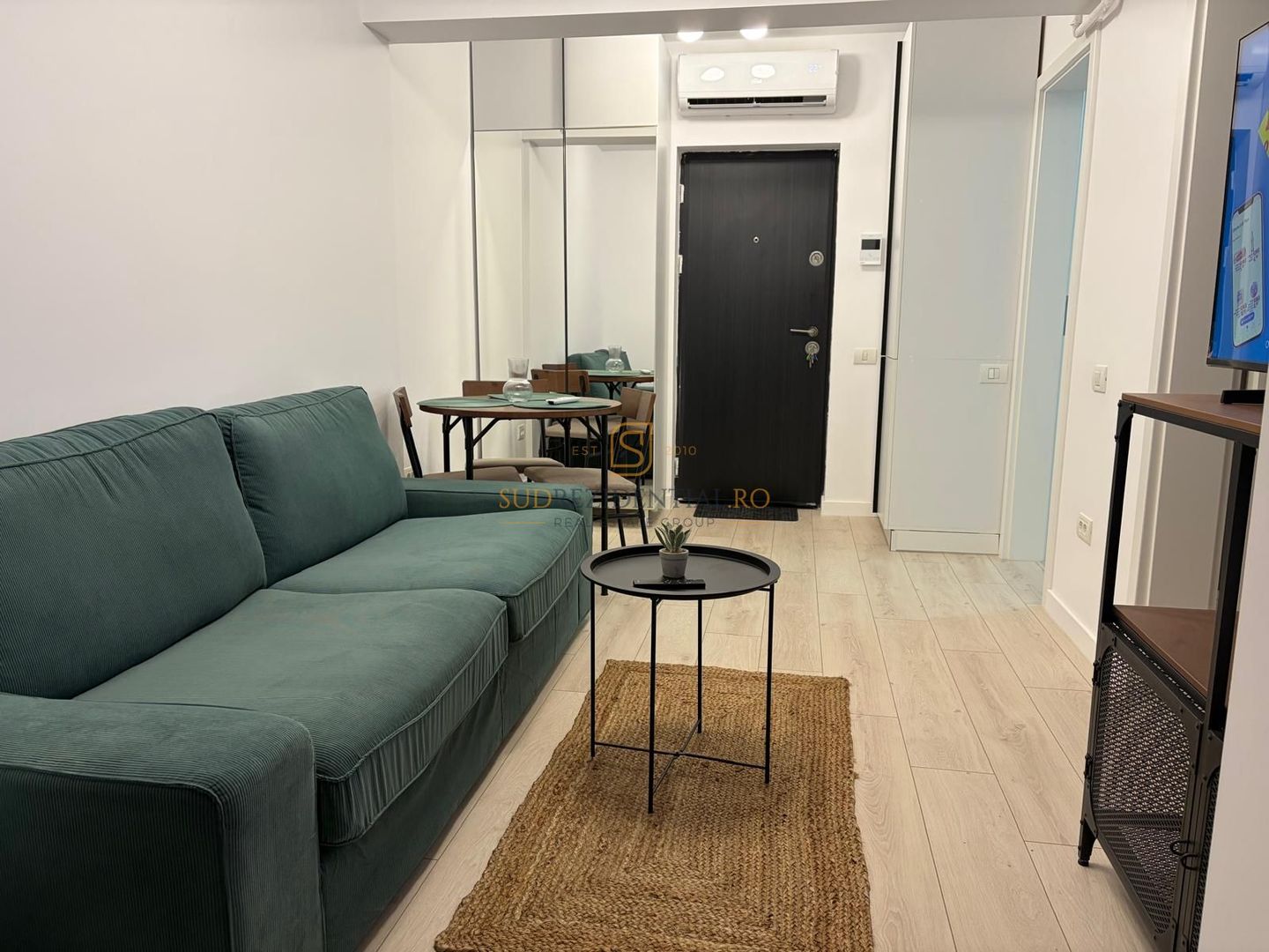 Apartament cu 2 camere de inchiriat, parcare inclusa, prima inchiriere - Poză 1
