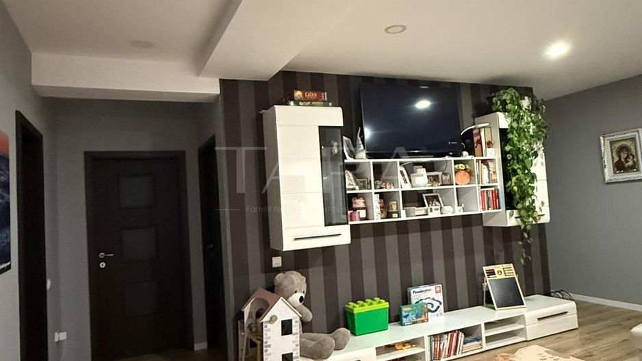 Apartament cu 3 camere și parcare inclusă – Florești, strada Eroilor. - Poză 1