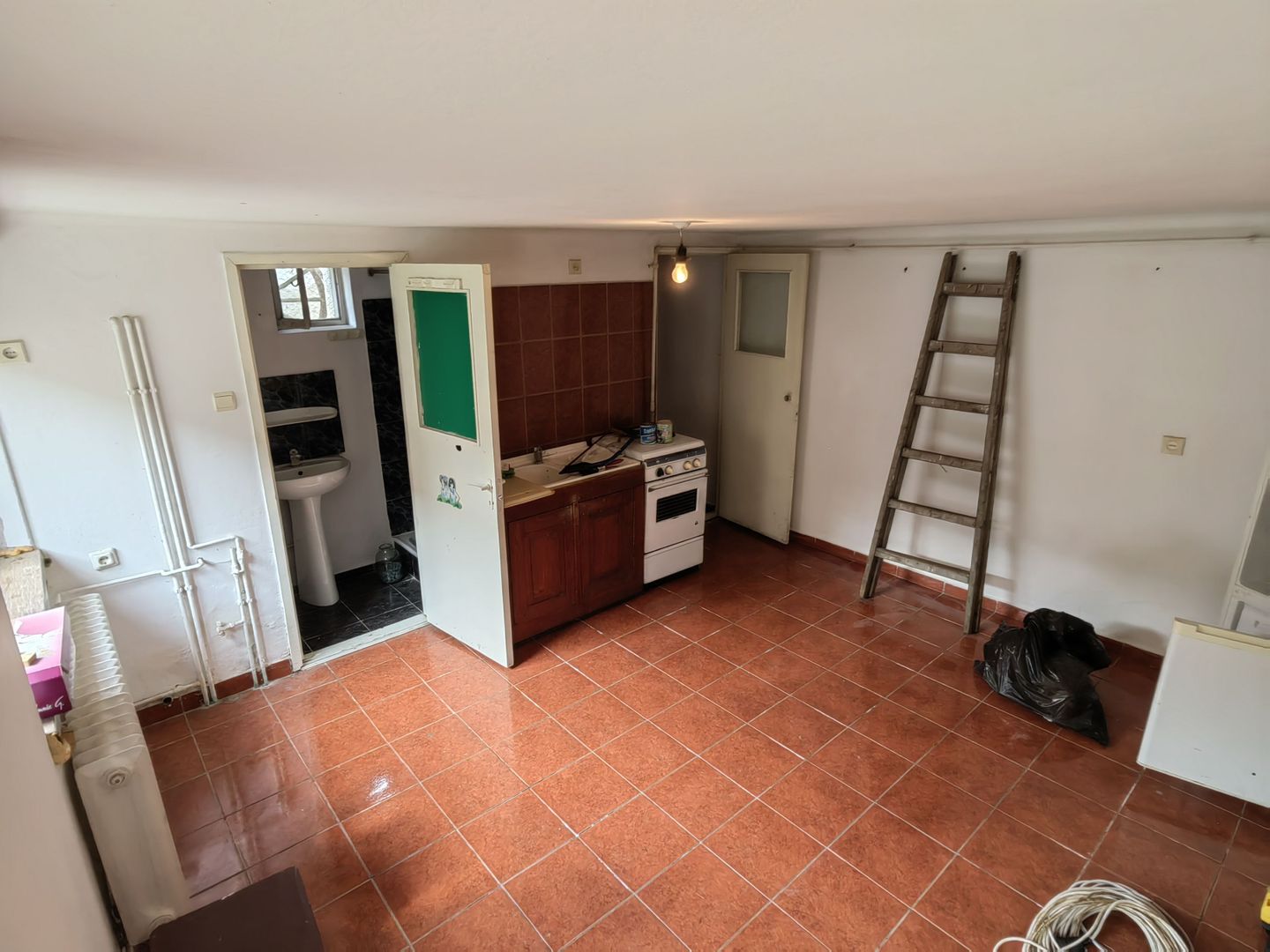 Casă cu 4 camere si teren zona Ciucului 120 m² - Poză 6