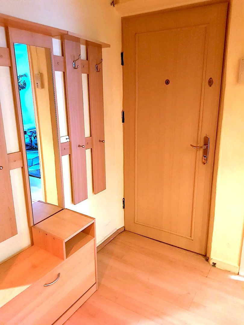 De vanzare apartament cu 3 camere , Aparatorii Patriei sector4 - Poză 2