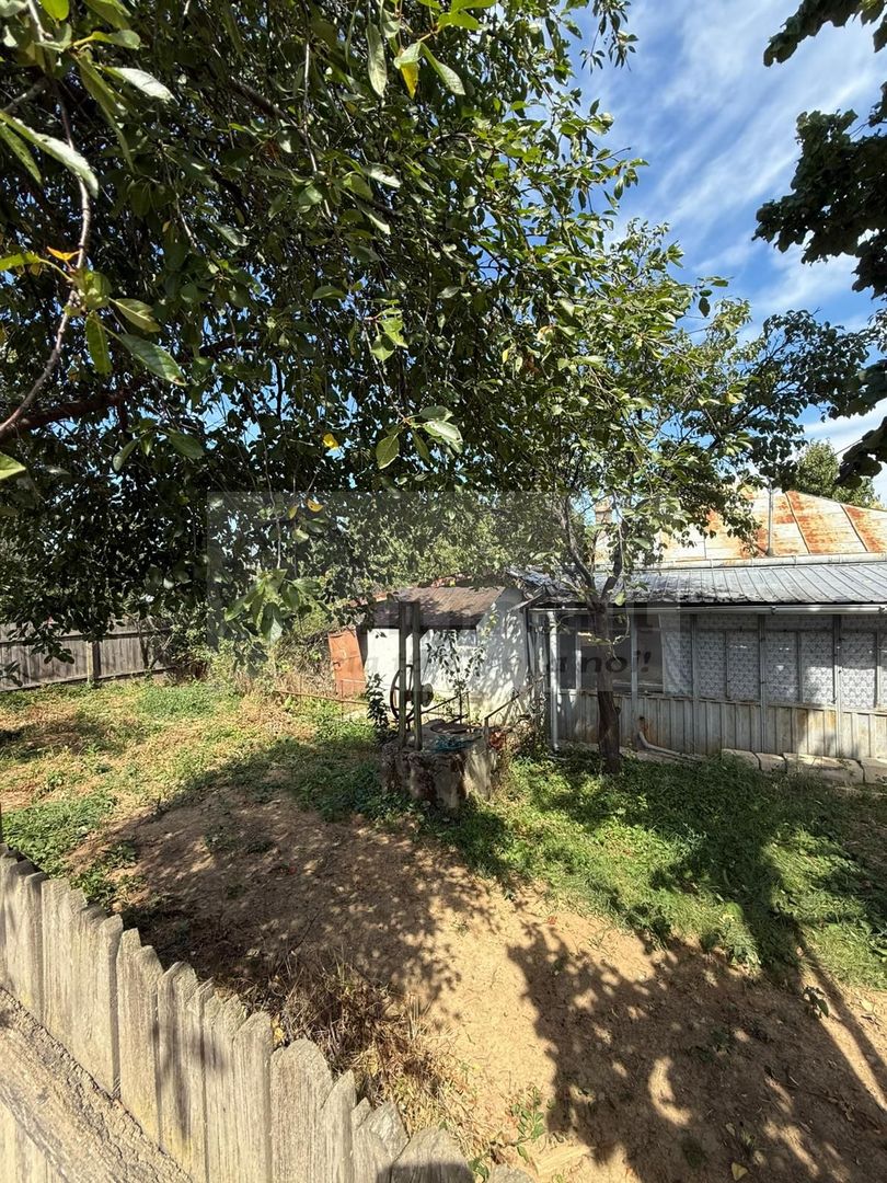 Casă + 2129 mp teren, zonă liniștită, Goruni, Iași – 76.000 euro - Poză 2